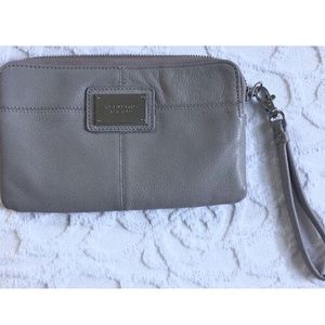 Nude/Cream Wristlet
